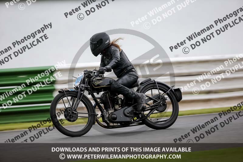 Vintage motorcycle club;eventdigitalimages;mallory park;mallory park trackday photographs;no limits trackdays;peter wileman photography;trackday digital images;trackday photos;vmcc festival 1000 bikes photographs